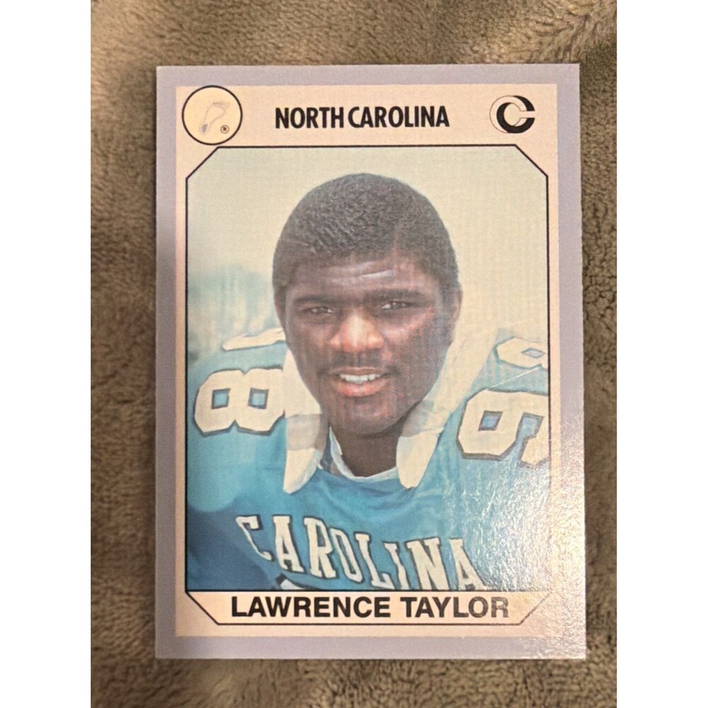 1990 Collegiate Collection North Carolina Tar Heels - Lawrence Taylor #86